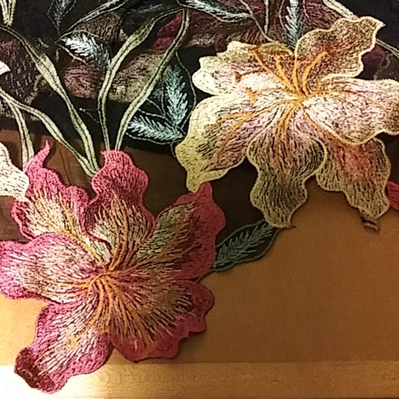 NWOT CASADEI BLACK FLORAL EMBROIDERED SKIRT - Picture 7 of 8